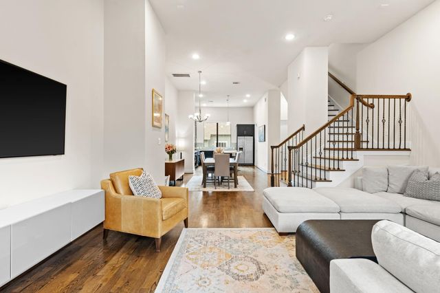 1208 W Dallas Street, Houston, TX 77019