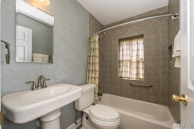 3922 Alexander Street, St Louis, MO 63116