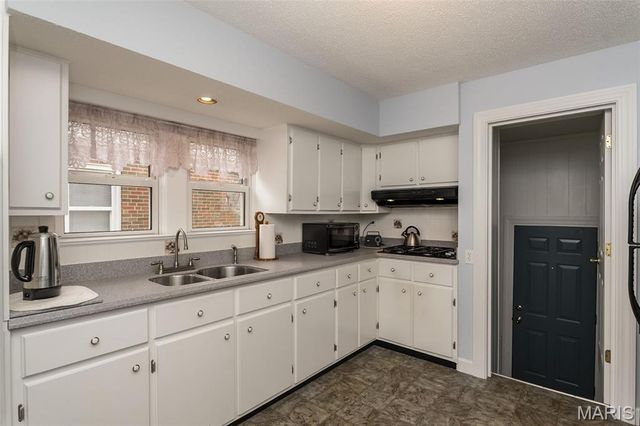 3922 Alexander Street, St Louis, MO 63116