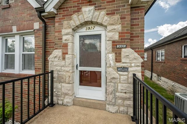 3922 Alexander Street, St Louis, MO 63116