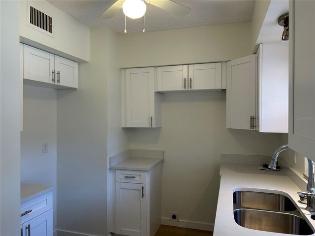7011 PLACE DE LA PAIX 1A, St Petersburg, FL 33707