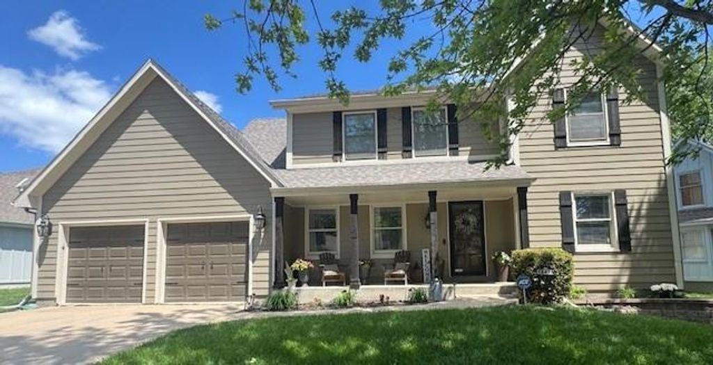 12471 S Ortega Drive, Olathe, KS 66062