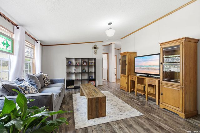 250 County Road 3829, San Antonio, TX 78253