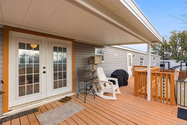 250 County Road 3829, San Antonio, TX 78253