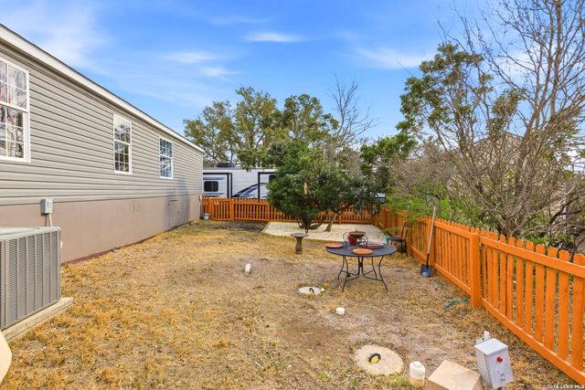 250 County Road 3829, San Antonio, TX 78253