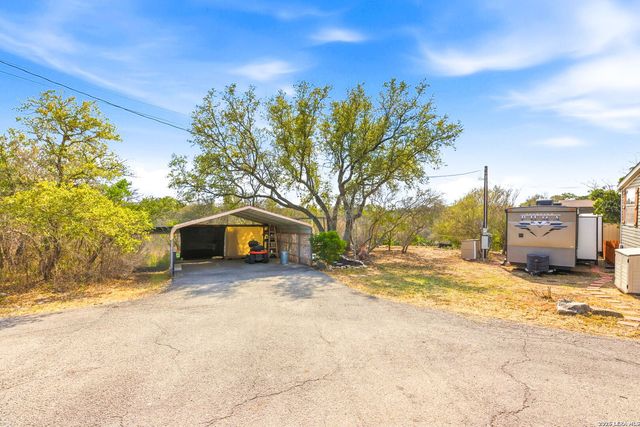 250 County Road 3829, San Antonio, TX 78253