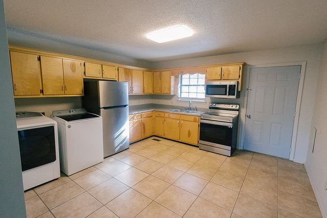 117 Shadowrock Dr, Tunnel Hill, GA 30755