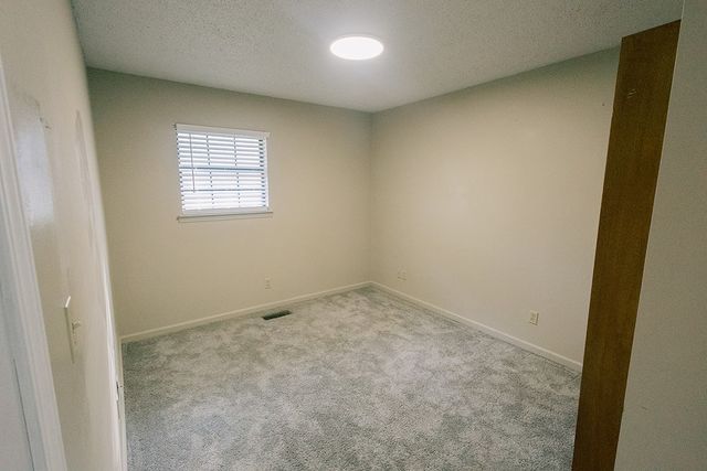 117 Shadowrock Dr, Tunnel Hill, GA 30755