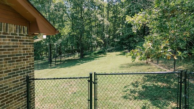 117 Shadowrock Dr, Tunnel Hill, GA 30755