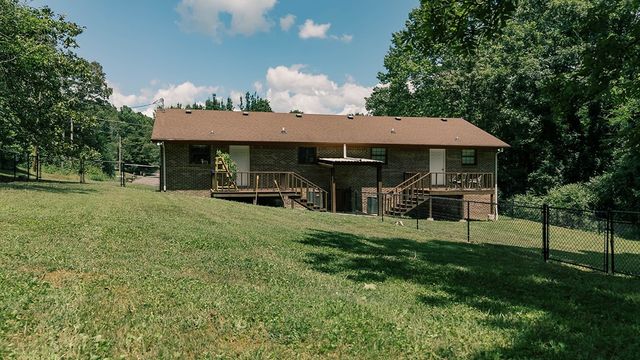 117 Shadowrock Dr, Tunnel Hill, GA 30755