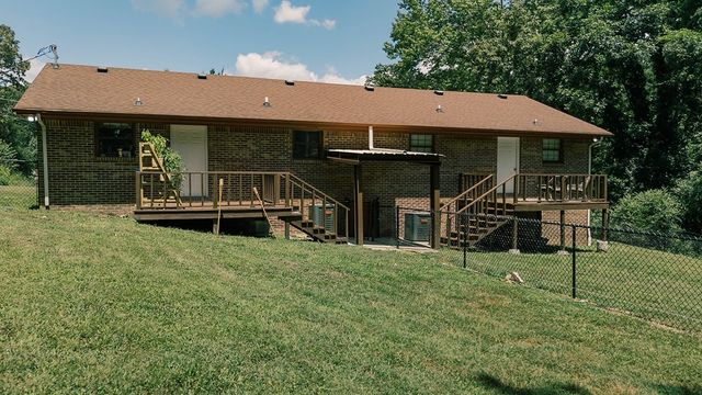 117 Shadowrock Dr, Tunnel Hill, GA 30755