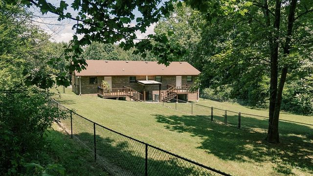 117 Shadowrock Dr, Tunnel Hill, GA 30755