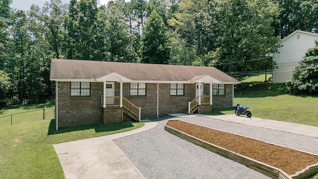 117 Shadowrock Dr, Tunnel Hill, GA 30755