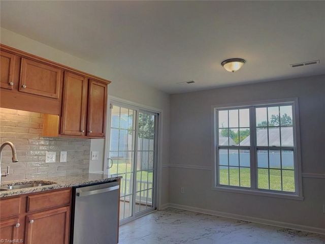 5828 Huckleberry Court, Winston-salem, NC 27105