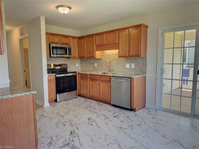 5828 Huckleberry Court, Winston-salem, NC 27105