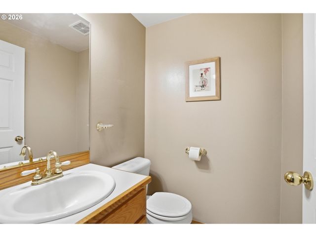 606 Ne 148TH St, Vancouver, WA 98685