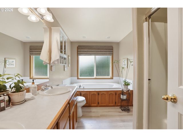 606 Ne 148TH St, Vancouver, WA 98685