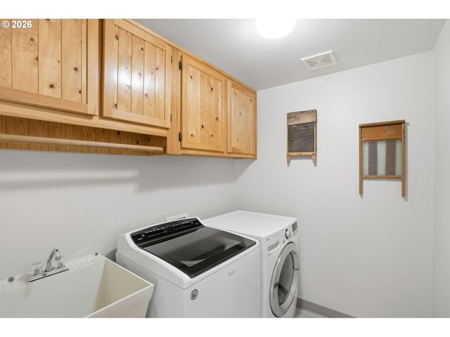 606 Ne 148TH St, Vancouver, WA 98685