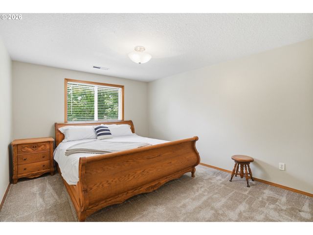606 Ne 148TH St, Vancouver, WA 98685