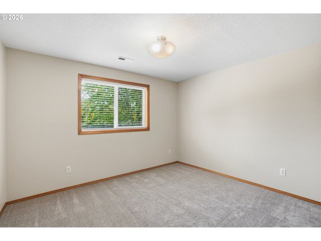 606 Ne 148TH St, Vancouver, WA 98685