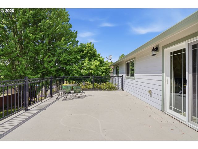 606 Ne 148TH St, Vancouver, WA 98685