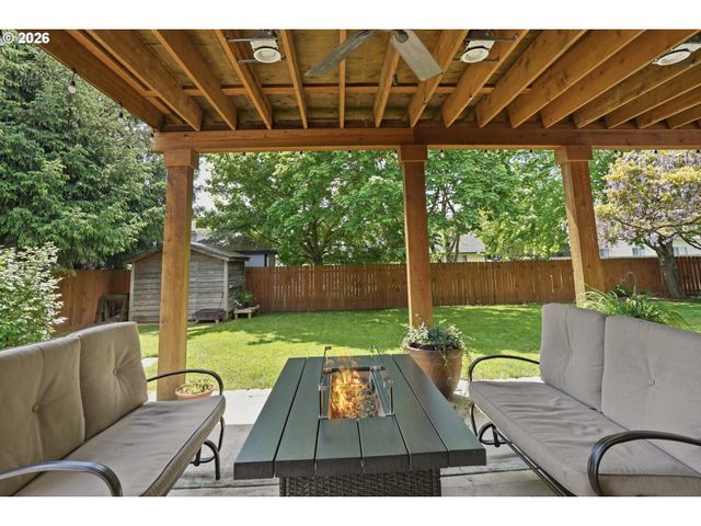 606 Ne 148TH St, Vancouver, WA 98685