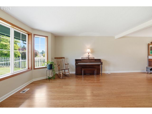 606 Ne 148TH St, Vancouver, WA 98685