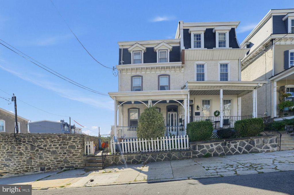 4118 MANAYUNK AVE, PHILADELPHIA, PA 19128 — exterior
