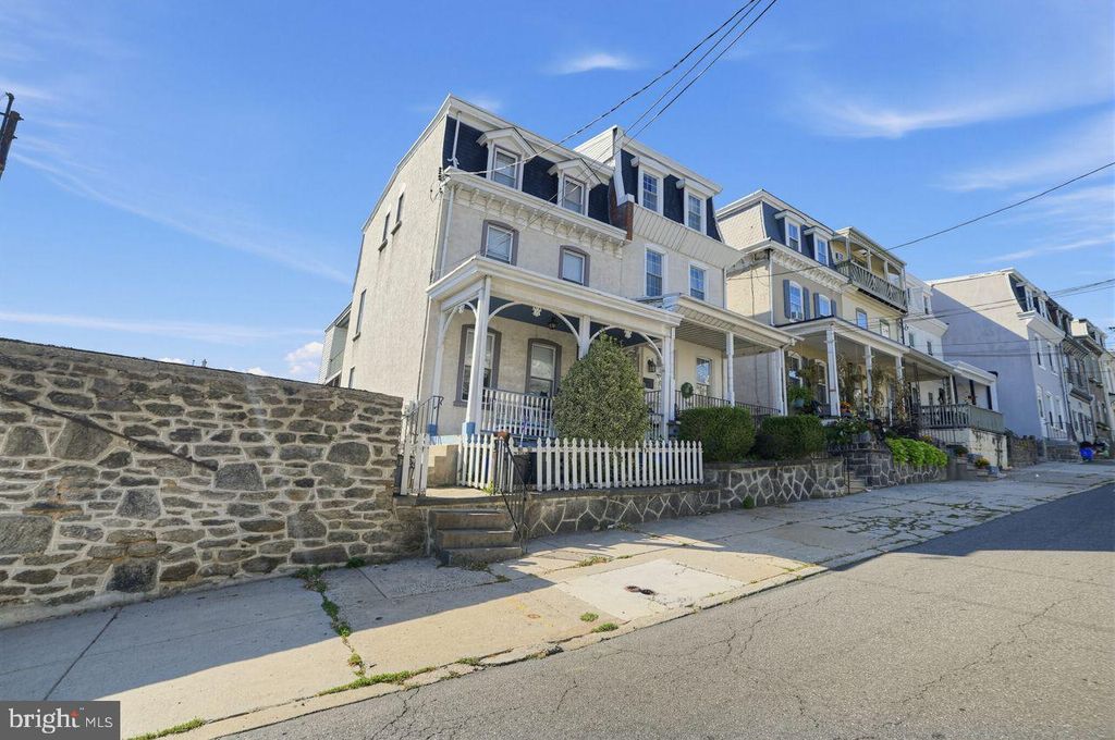 4118 MANAYUNK AVE, PHILADELPHIA, PA 19128 — photo 2