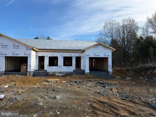 341 LORA DR, Woodstock, VA 22664