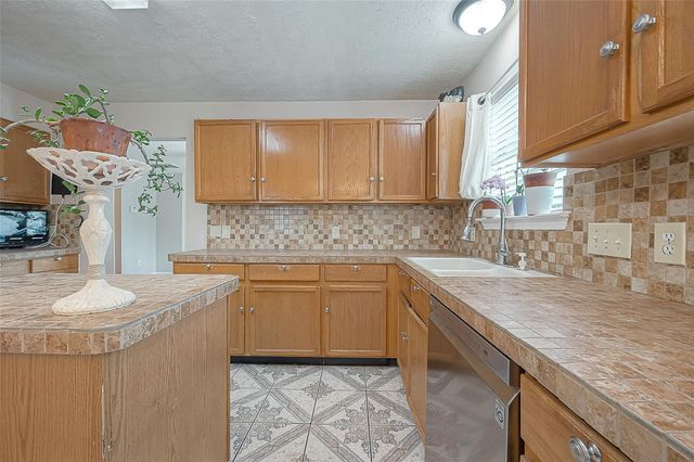 4603 Daisy Meadow Drive, Katy, TX 77449