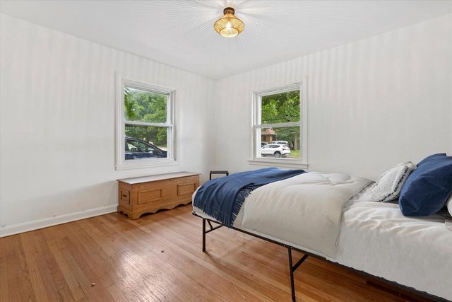 4561 S Kansas AVENUE, Saint Francis, WI 53235