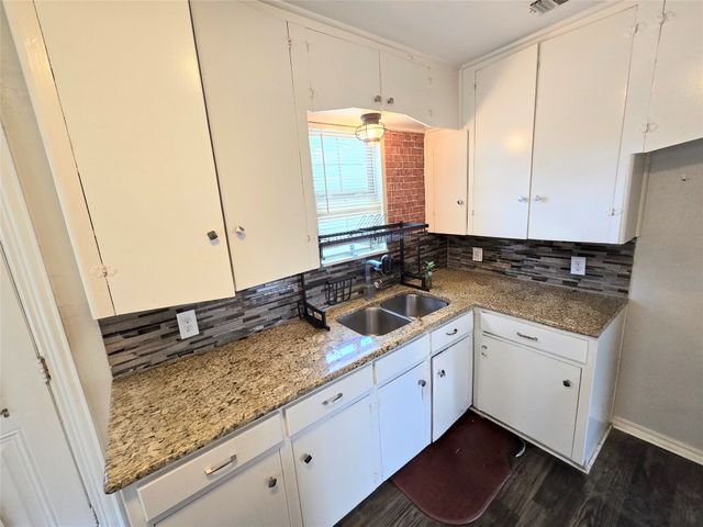 3103 Elsie Faye Heggins Street, Dallas, TX 75215