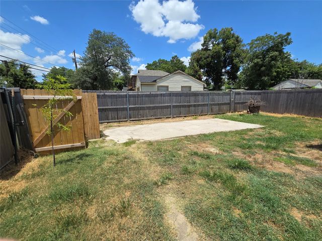 3103 Elsie Faye Heggins Street, Dallas, TX 75215