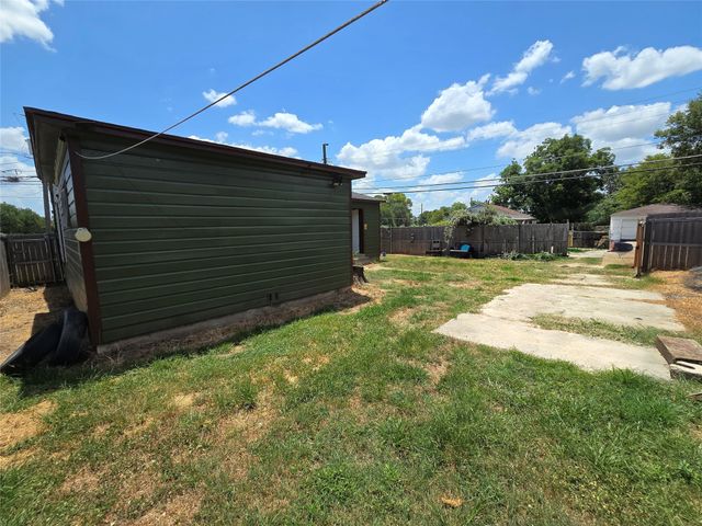 3103 Elsie Faye Heggins Street, Dallas, TX 75215