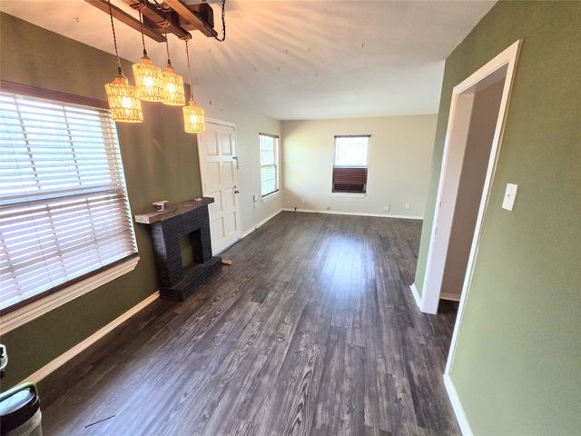 3103 Elsie Faye Heggins Street, Dallas, TX 75215