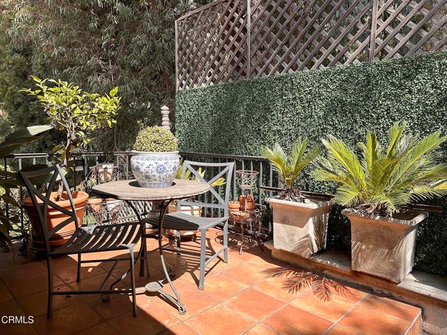 70 N Arroyo Boulevard, Pasadena, CA 91105