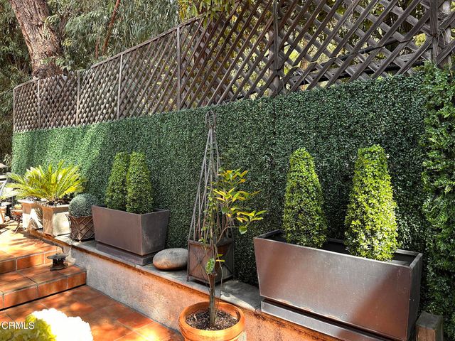 70 N Arroyo Boulevard, Pasadena, CA 91105