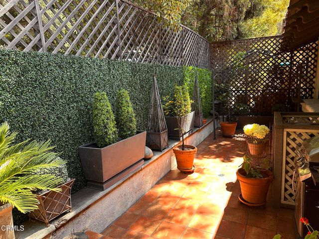 70 N Arroyo Boulevard, Pasadena, CA 91105