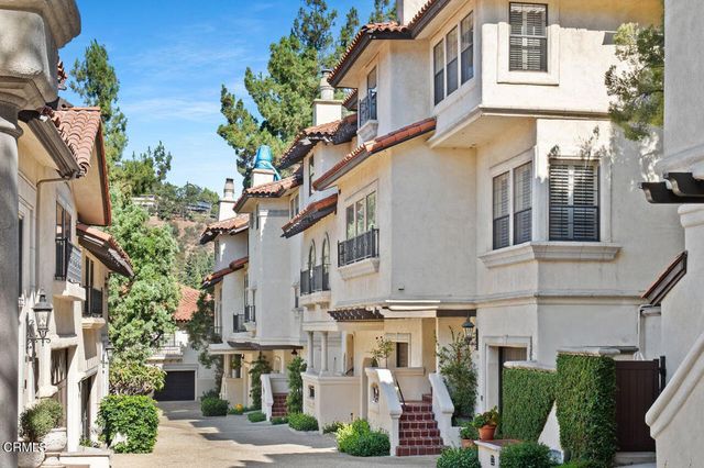 70 N Arroyo Boulevard, Pasadena, CA 91105
