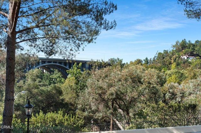 70 N Arroyo Boulevard, Pasadena, CA 91105