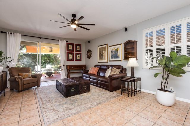 1280 Majesty Ter, Weston, FL 33327