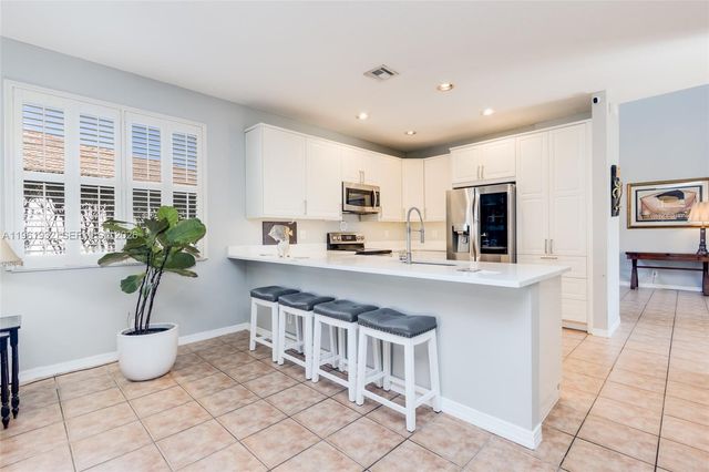 1280 Majesty Ter, Weston, FL 33327