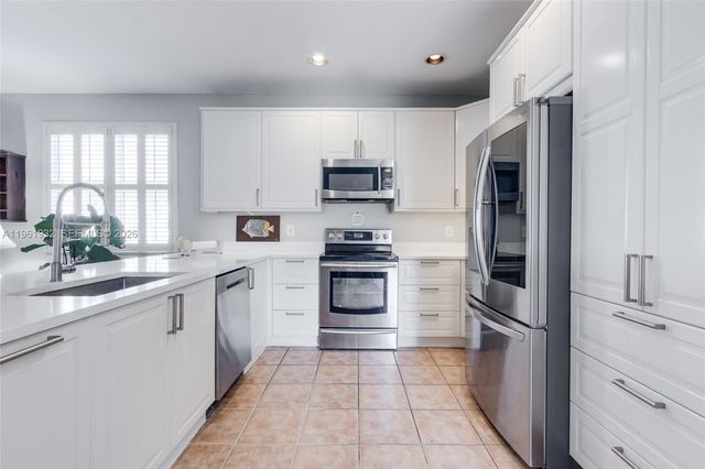 1280 Majesty Ter, Weston, FL 33327