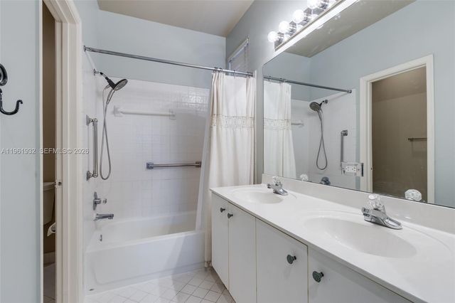 1280 Majesty Ter, Weston, FL 33327