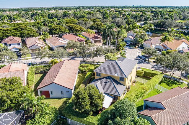 1280 Majesty Ter, Weston, FL 33327