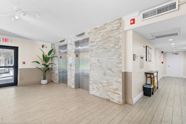 3250 N Palm Aire Drive 904, Pompano Beach, FL 33069