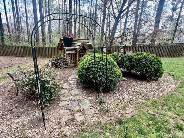 9635 Red Bird Lane, Johns Creek, GA 30022