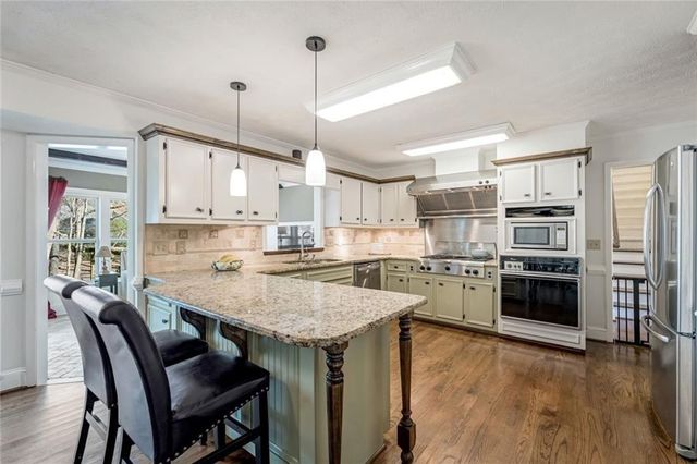 9635 Red Bird Lane, Johns Creek, GA 30022