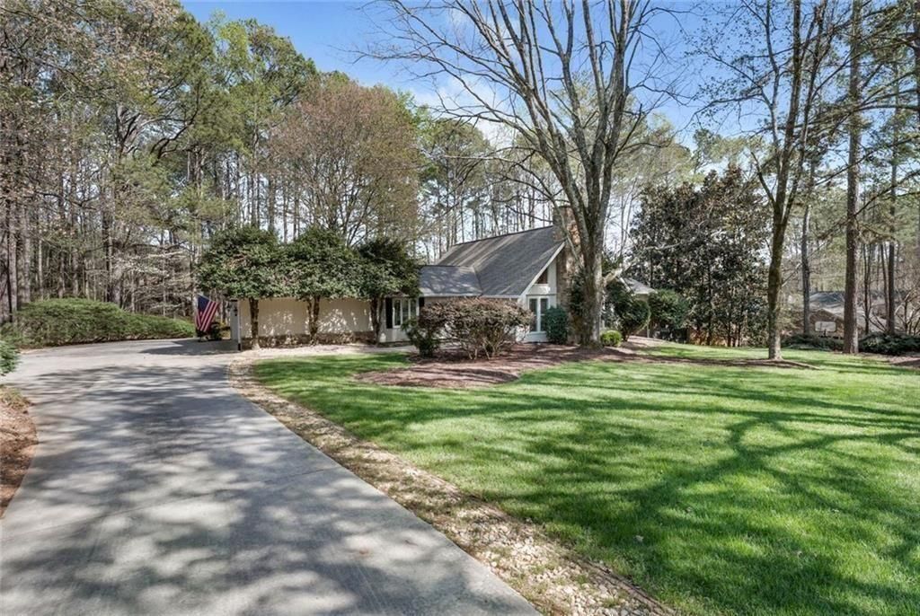 9635 Red Bird Lane, Johns Creek, GA 30022